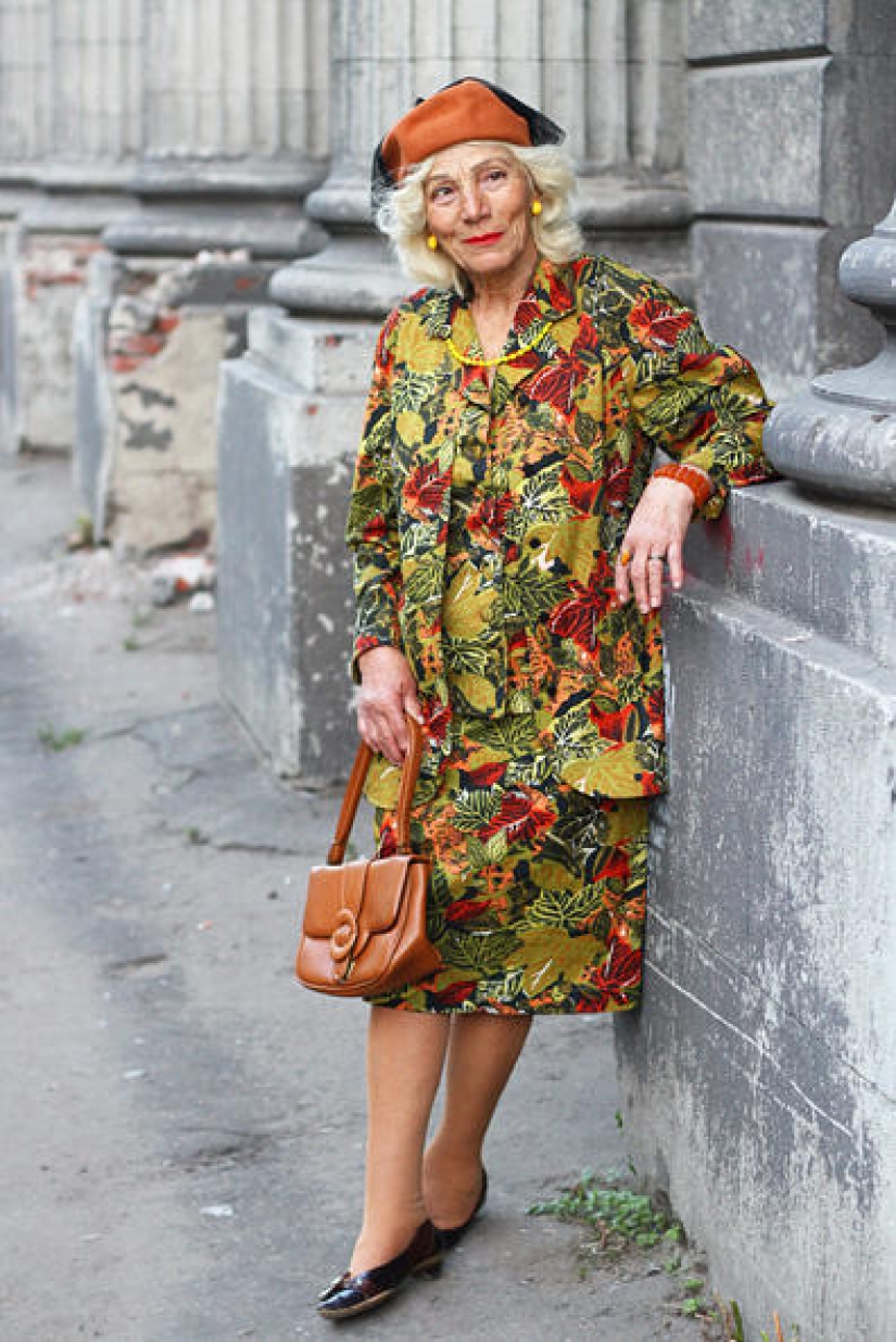 No matter what: stylish Russian pensioners
