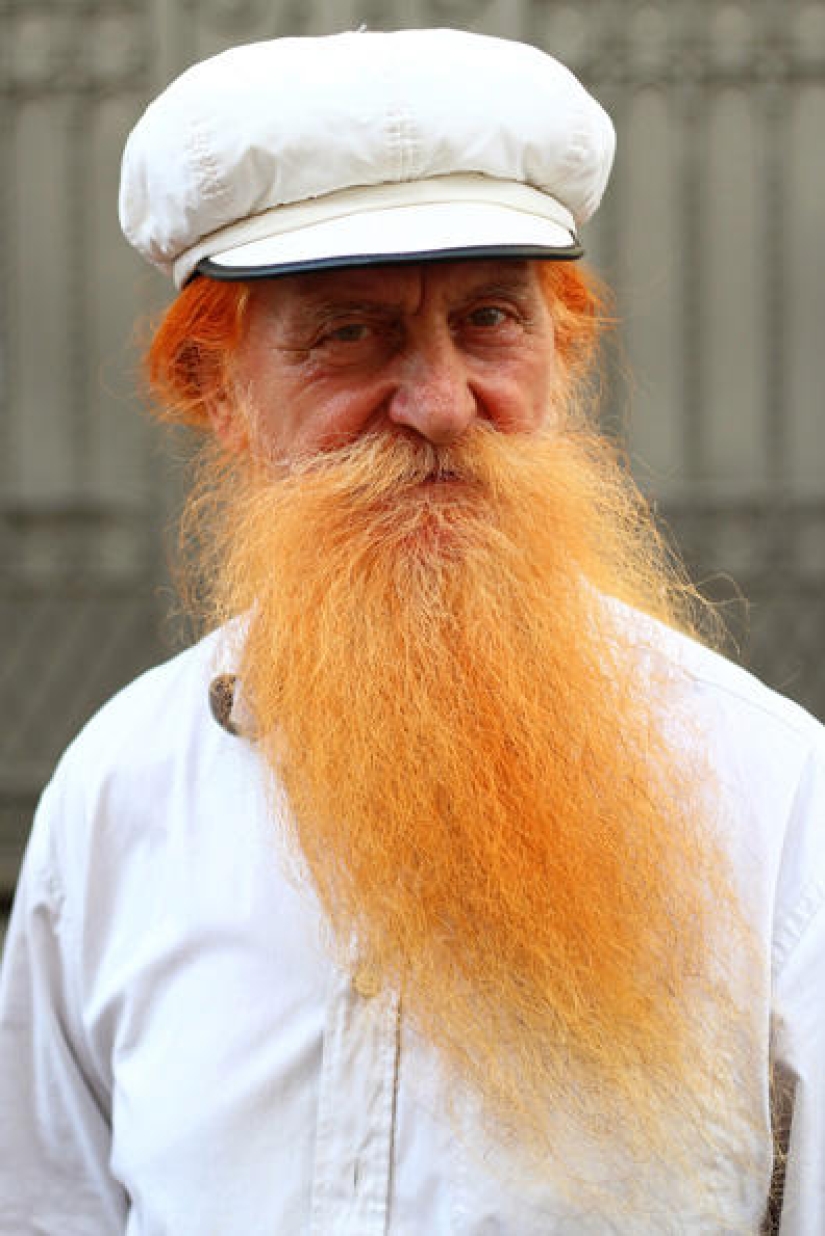 No matter what: stylish Russian pensioners