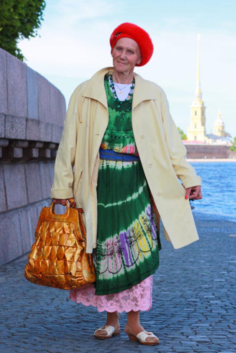 No matter what: stylish Russian pensioners