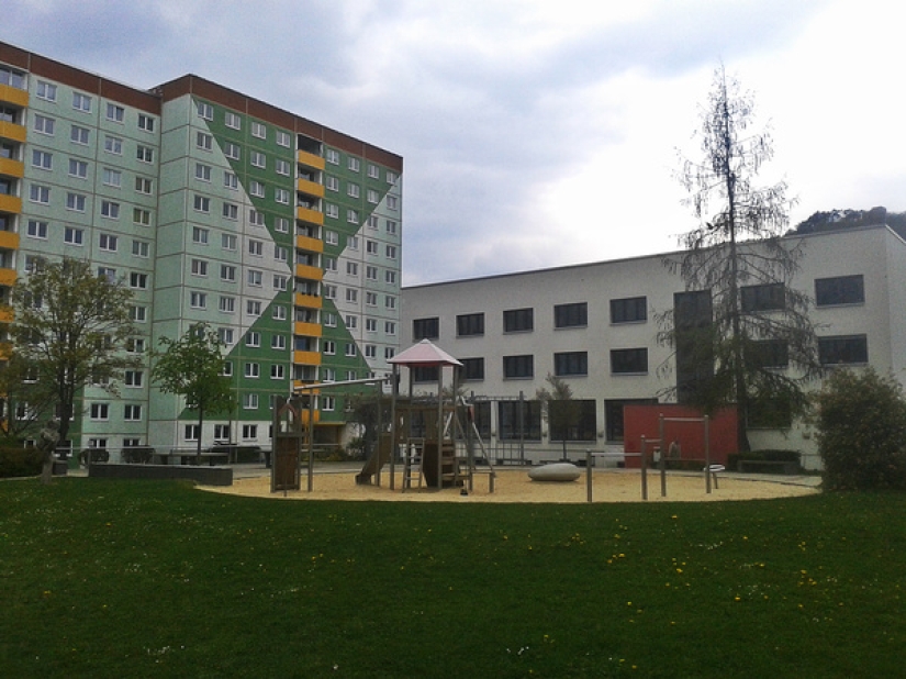 No se puede demoler, reparar: cómo los alemanes convierten su "Khrushchevki" en una vivienda digna