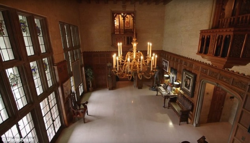 No se puede prohibir vivir ricamente: así luce la mansión del dueño de Playboy valorada en $200 millones No se puede prohibir vivir ricamente: así luce la mansión del dueño de Playboy valorada en $200 millones