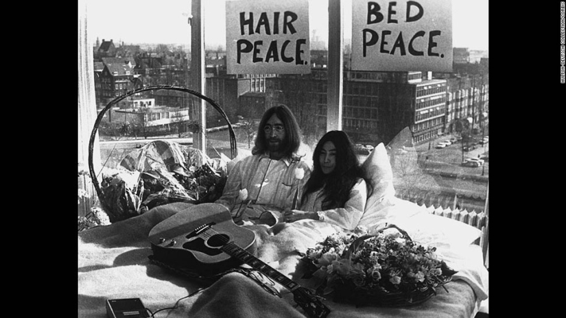 Nonviolent Resistance: A photo from Baton Rouge that the whole internet is talking about now