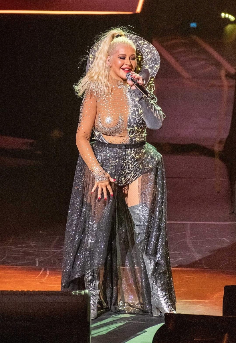 Not so beautiful anymore - 6 famous women who were beautiful in the 90s, but now they are not Not so beautiful anymore - 6 famous women who were beautiful in the 90s, but now they are not