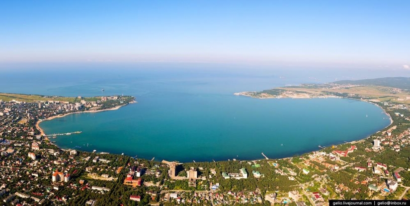 Novorossiysk and Gelendzhik from a height Novorossiysk and Gelendzhik from a height