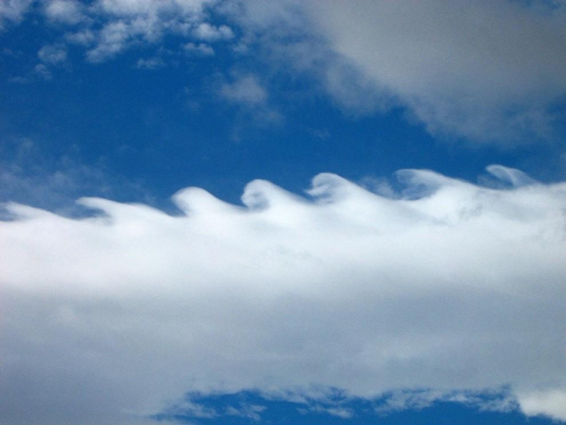 Nubes de Kelvin-Helmholtz con forma de onda Nubes de Kelvin-Helmholtz con forma de onda