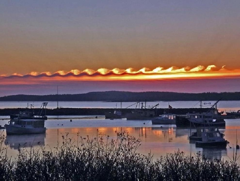 Nubes de Kelvin-Helmholtz con forma de onda Nubes de Kelvin-Helmholtz con forma de onda