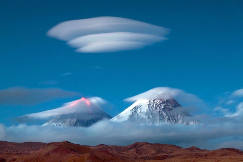 Nubes en Kamchatka que parecen un OVNI Nubes en Kamchatka que parecen un OVNI