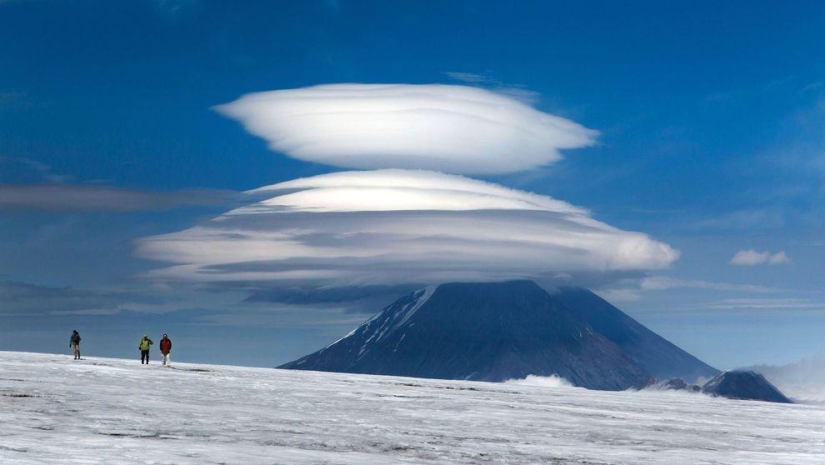 Nubes en Kamchatka que parecen un OVNI Nubes en Kamchatka que parecen un OVNI