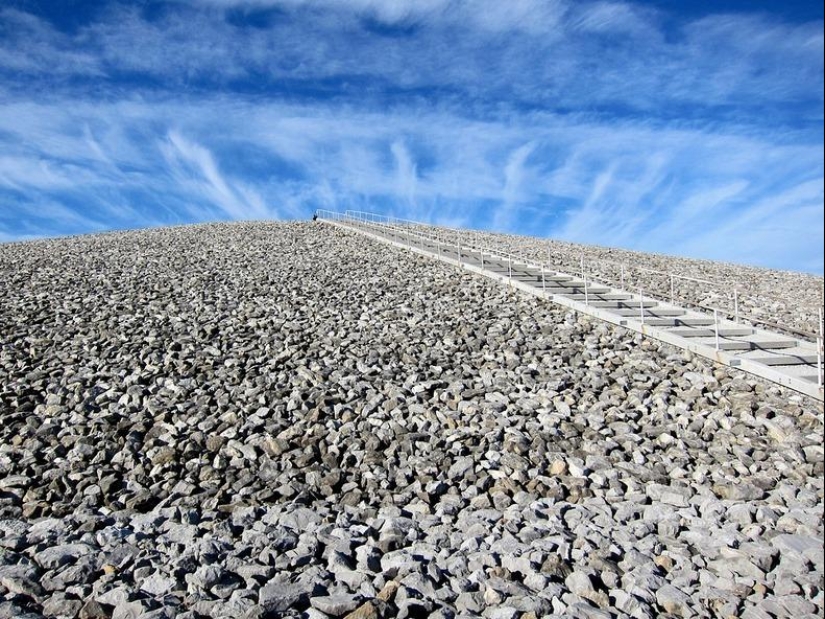 Nuclear waste dump has become a tourist attraction