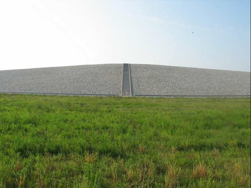 Nuclear waste dump has become a tourist attraction