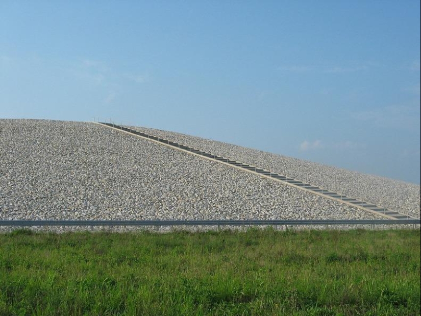 Nuclear waste dump has become a tourist attraction