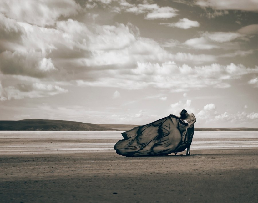 Nude for everyone: the splendor of the female body without a hint of vulgarity