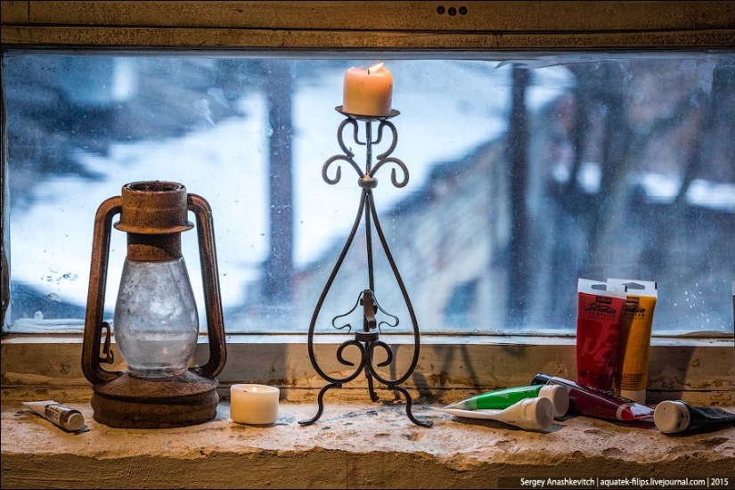 Nude painting: this girl paints pictures with her breasts! Nude painting: this girl paints pictures with her breasts!