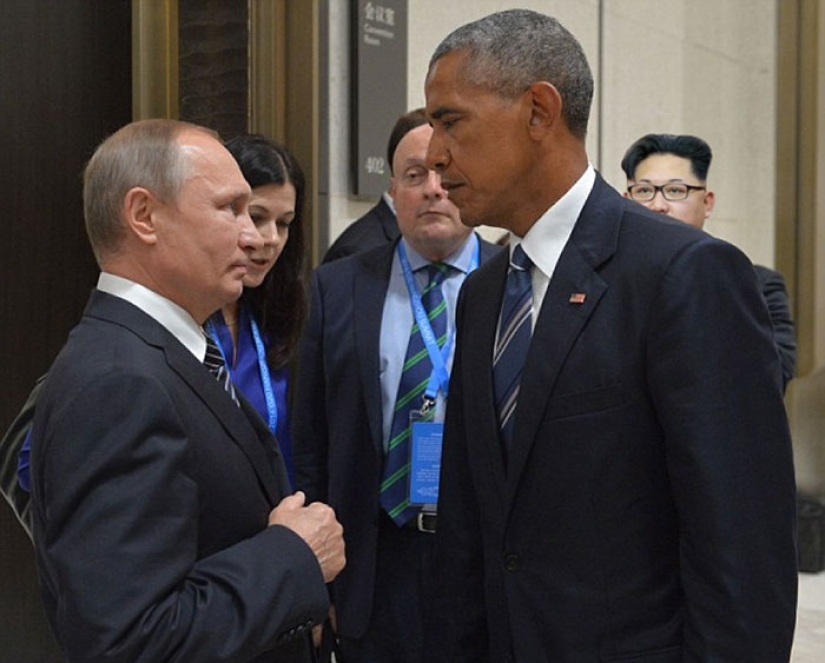 Obama's Scathing look at Putin was at the center of the photojab battle