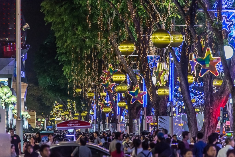 Ochard Road: What Singapore's most famous street looks like before Christmas and New Year Ochard Road: What Singapore's most famous street looks like before Christmas and New Year