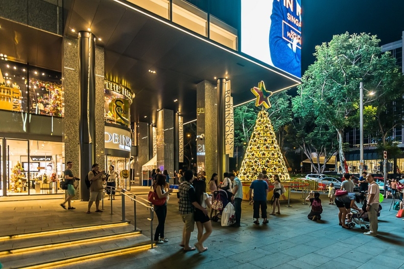 Ochard Road: What Singapore's most famous street looks like before Christmas and New Year Ochard Road: What Singapore's most famous street looks like before Christmas and New Year