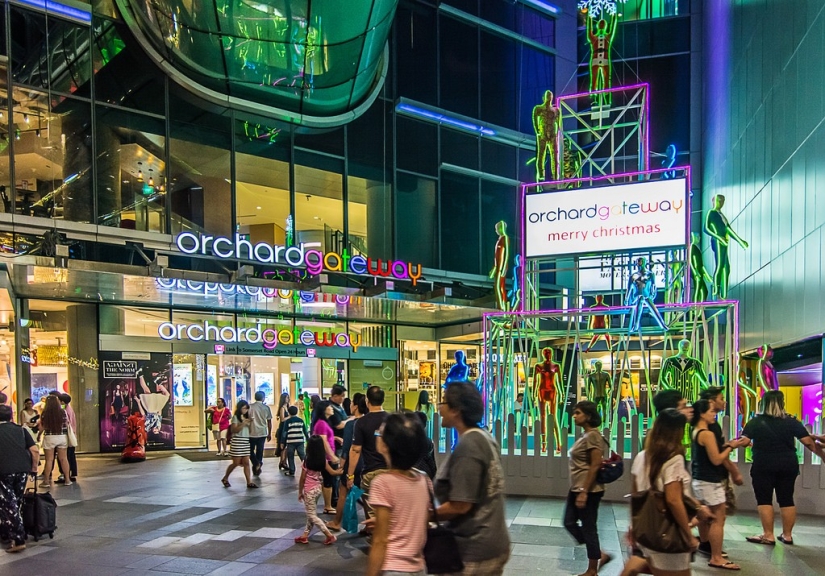 Ochard Road: What Singapore's most famous street looks like before Christmas and New Year Ochard Road: What Singapore's most famous street looks like before Christmas and New Year