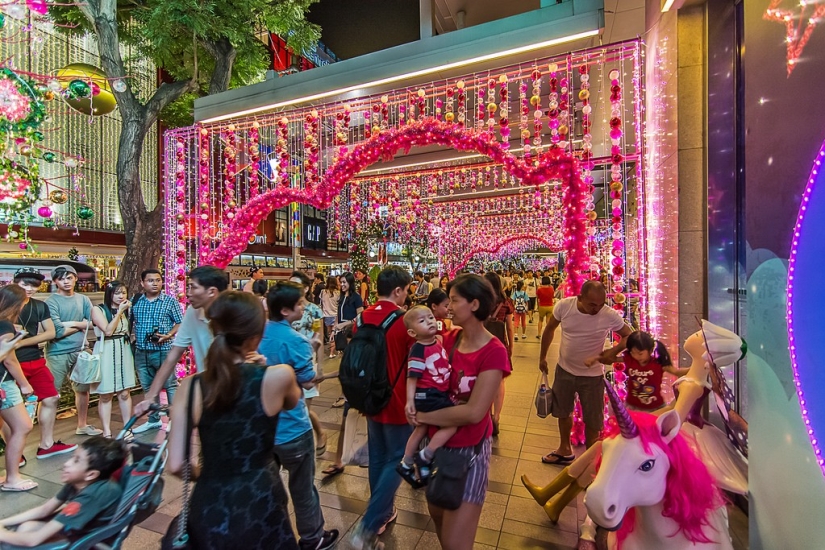 Ochard Road: What Singapore's most famous street looks like before Christmas and New Year Ochard Road: What Singapore's most famous street looks like before Christmas and New Year