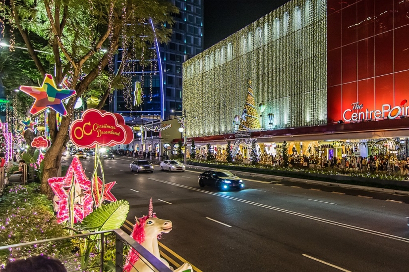 Ochard Road: What Singapore's most famous street looks like before Christmas and New Year Ochard Road: What Singapore's most famous street looks like before Christmas and New Year