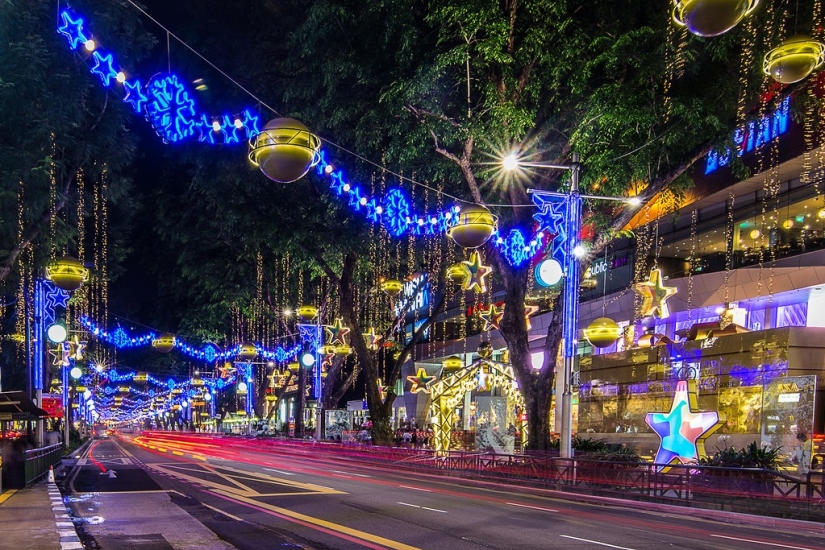Ochard Road: What Singapore's most famous street looks like before Christmas and New Year Ochard Road: What Singapore's most famous street looks like before Christmas and New Year
