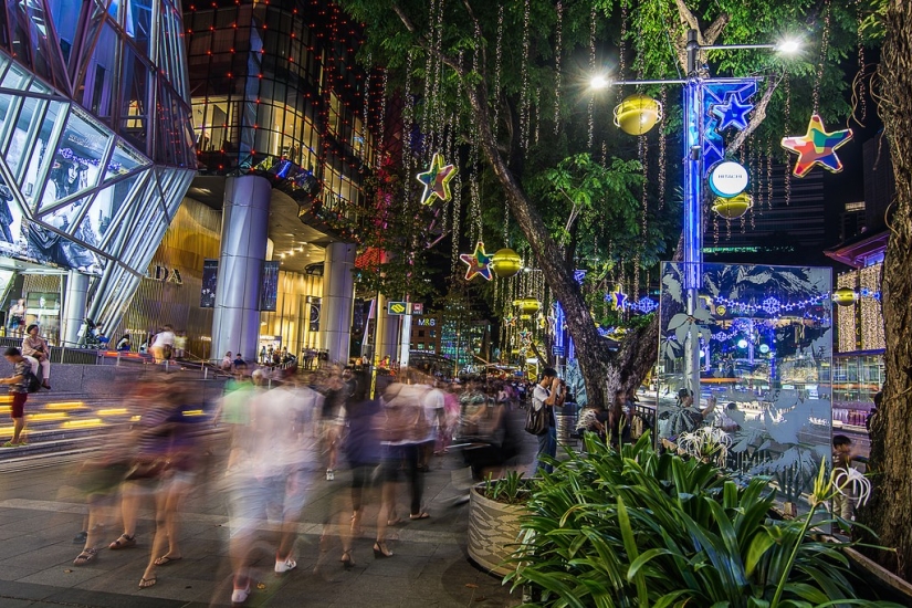 Ochard Road: What Singapore's most famous street looks like before Christmas and New Year Ochard Road: What Singapore's most famous street looks like before Christmas and New Year