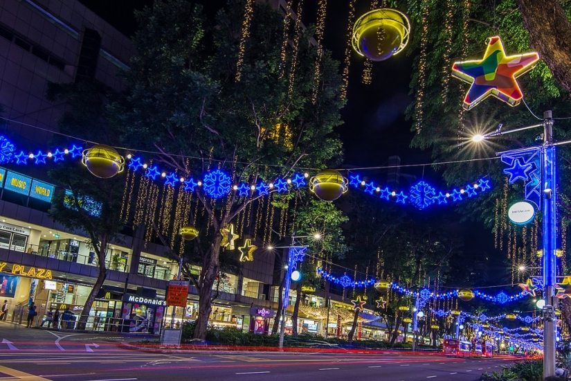 Ochard Road: What Singapore's most famous street looks like before Christmas and New Year Ochard Road: What Singapore's most famous street looks like before Christmas and New Year