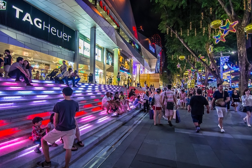Ochard Road: What Singapore's most famous street looks like before Christmas and New Year Ochard Road: What Singapore's most famous street looks like before Christmas and New Year