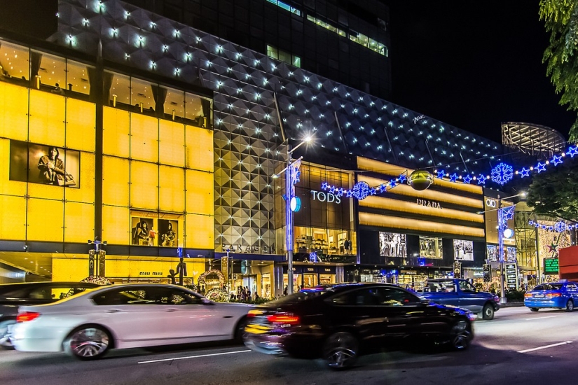 Ochard Road: What Singapore's most famous street looks like before Christmas and New Year Ochard Road: What Singapore's most famous street looks like before Christmas and New Year