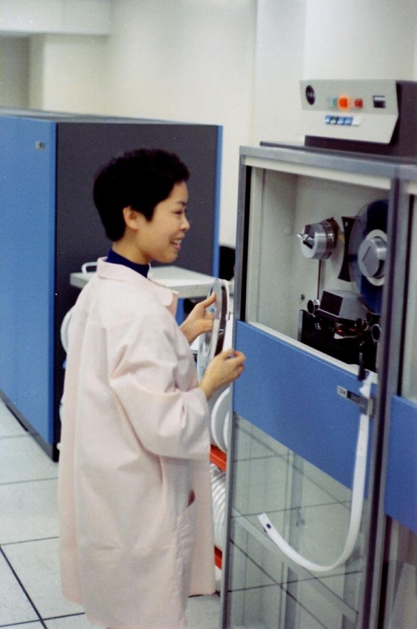 Office workers 50 years ago