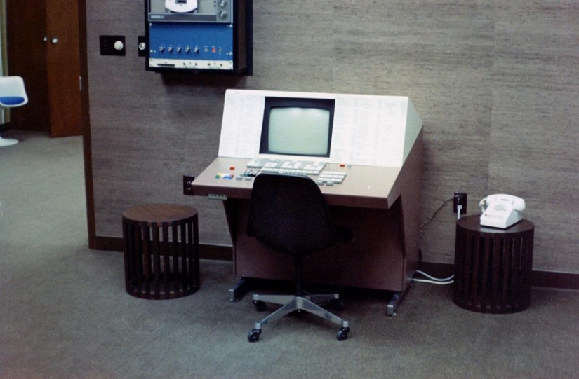 Office workers 50 years ago