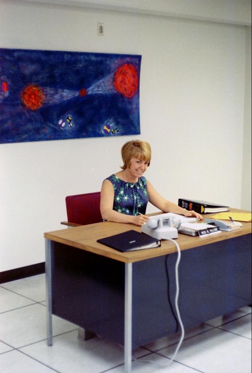Office workers 50 years ago