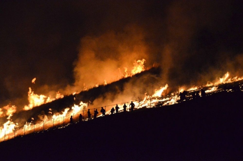 Oh, these oriental oddities: why do the Japanese set fire to the mountain every year