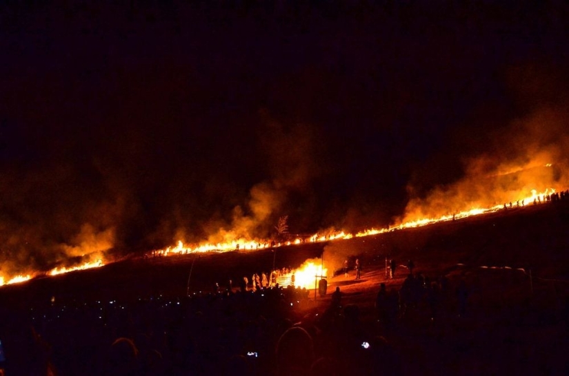 Oh, these oriental oddities: why do the Japanese set fire to the mountain every year