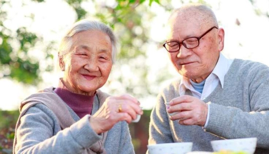 "Old people have no place here": Japanese economist proposed to rid society of the elderly