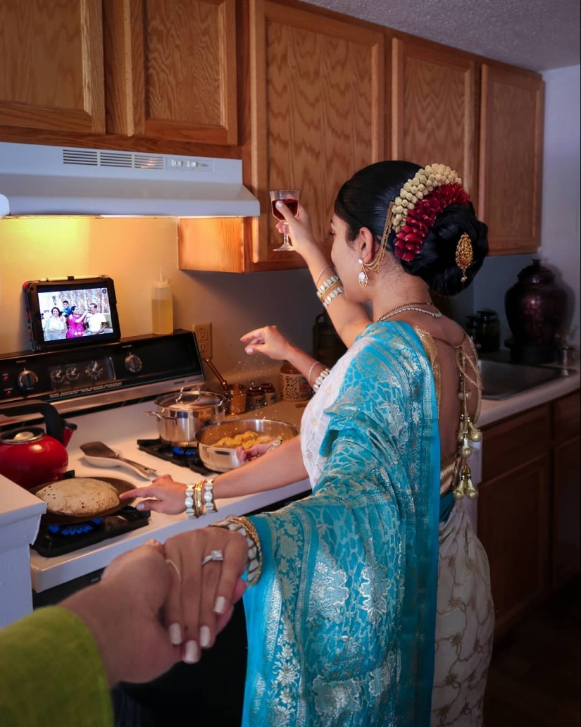 On the way to the kitchen: 30 cool photos of the flash mob "Follow me home"