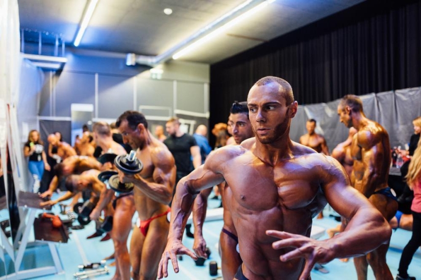 One day with jocks — how to prepare for the bodybuilding championship in a Swiss village One day with jocks — how to prepare for the bodybuilding championship in a Swiss village