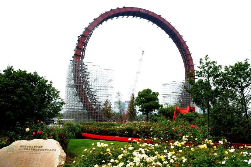 One of the largest Ferris wheels - Lai Shi Yun Zhuan One of the largest Ferris wheels - Lai Shi Yun Zhuan