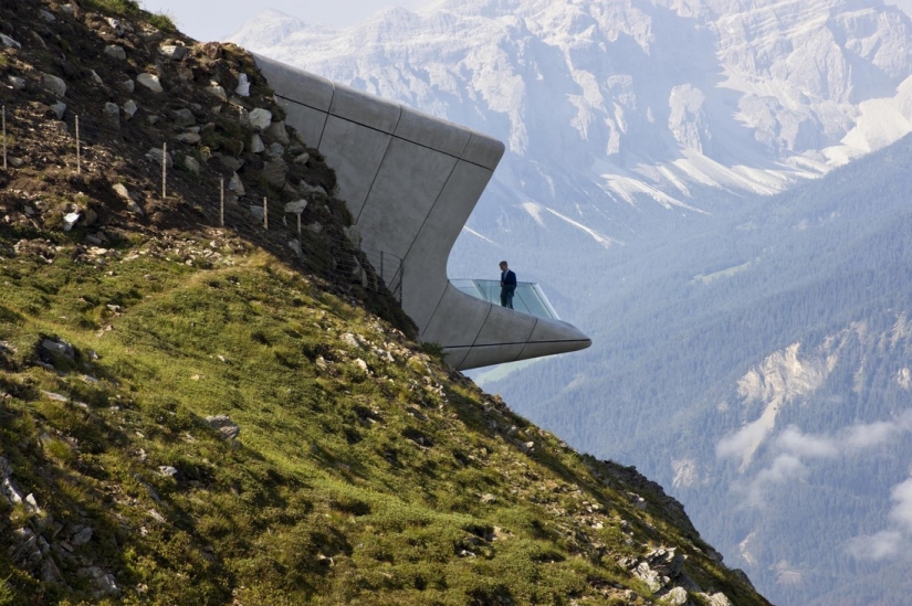 Only mountains can be better than mountains: a museum overlooking the famous Alpine peaks Only mountains can be better than mountains: a museum overlooking the famous Alpine peaks