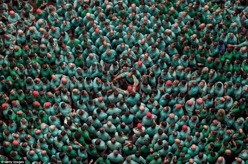 Only the sky is higher: how the Spaniards build giant towers of people