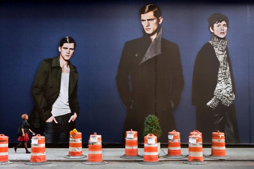 Ordinary people in the world of advertising luxury Ordinary people in the world of advertising luxury