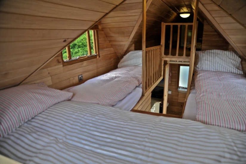 Outdoors in comfort: in a mobile house with an area of only 12 square meters. m there is a place for 5 people