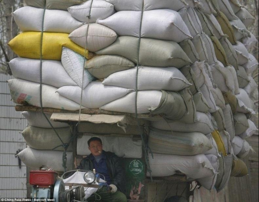 Overloaded transport in China