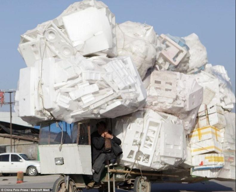 Overloaded transport in China