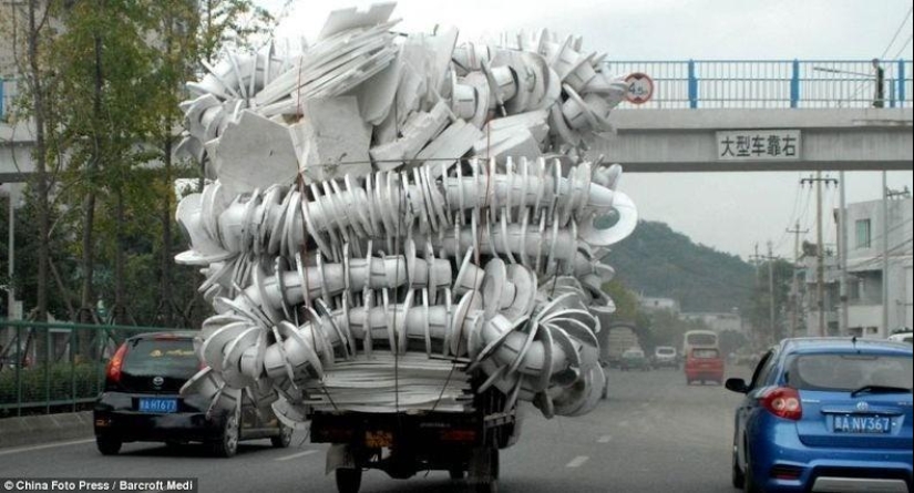 Overloaded transport in China