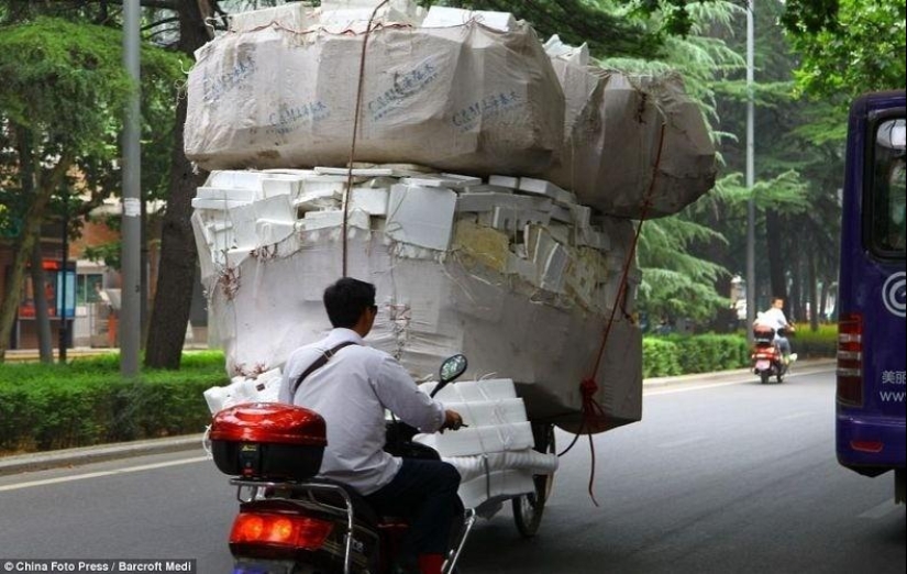 Overloaded transport in China