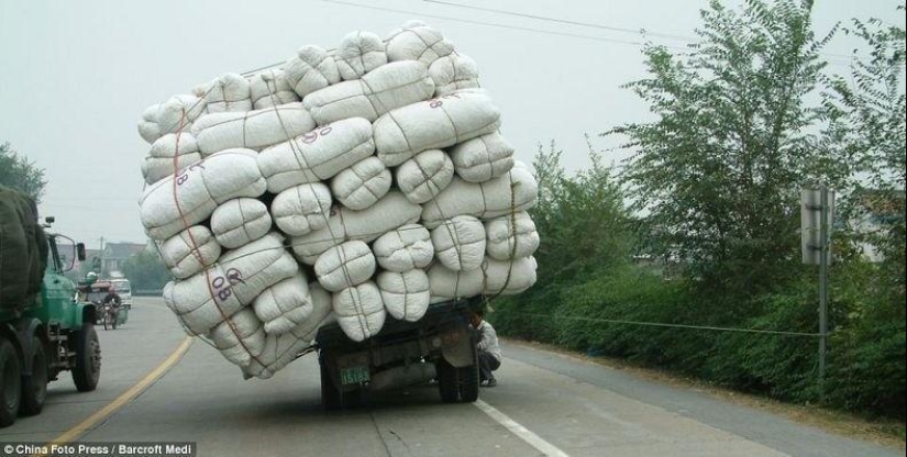 Overloaded transport in China