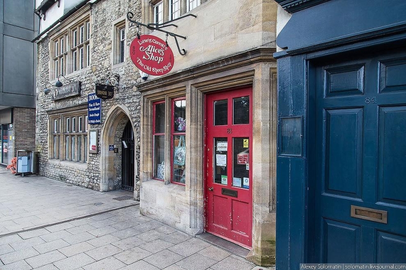 Oxford. Oxford University. Christmas Knowledge Day