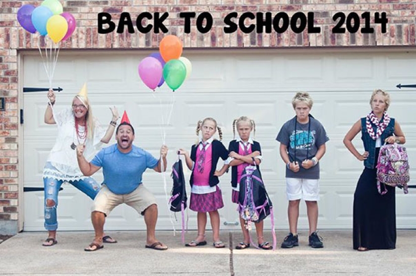 Padres jubilosos que esperaron y esperaron el 1 de septiembre Padres jubilosos que esperaron y esperaron el 1 de septiembre