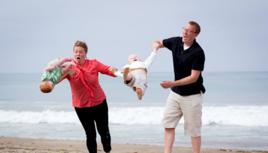 Painfully Ridiculous Family Photos