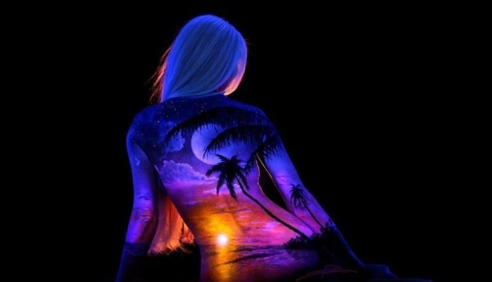 Paisajes de cuento de hadas en los cuerpos de las niñas.